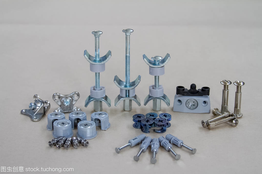 工業生產的家具。家具配件。家具連接器的組裝家具